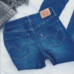 Levi's skinny cropped denim blue jeans 28